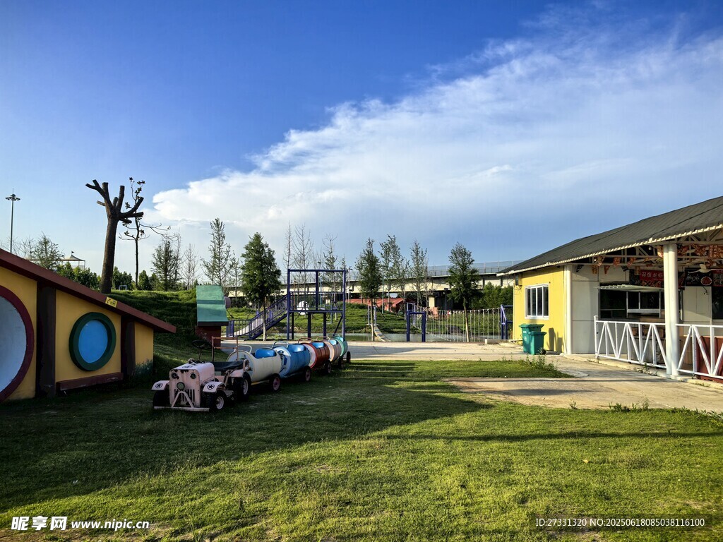 户外多彩休闲场地