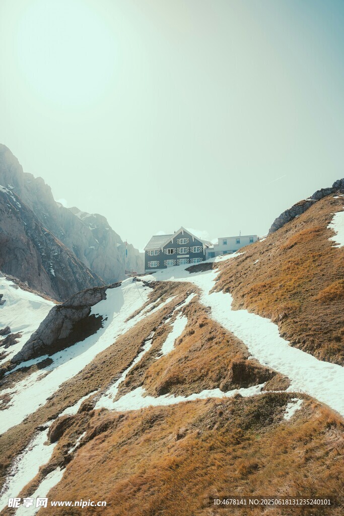 山间雪径 自然风光秀丽