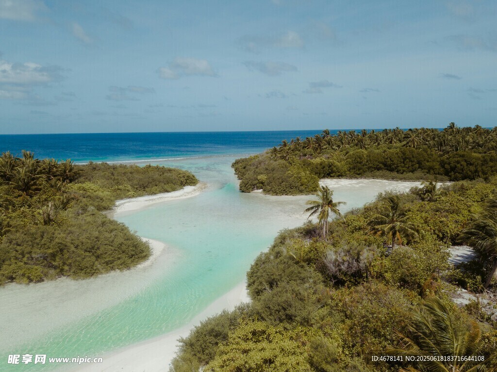美丽海岛蜿蜒河道景观