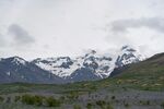 雪山下的广袤原野