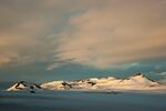 雪山云海壮丽风光