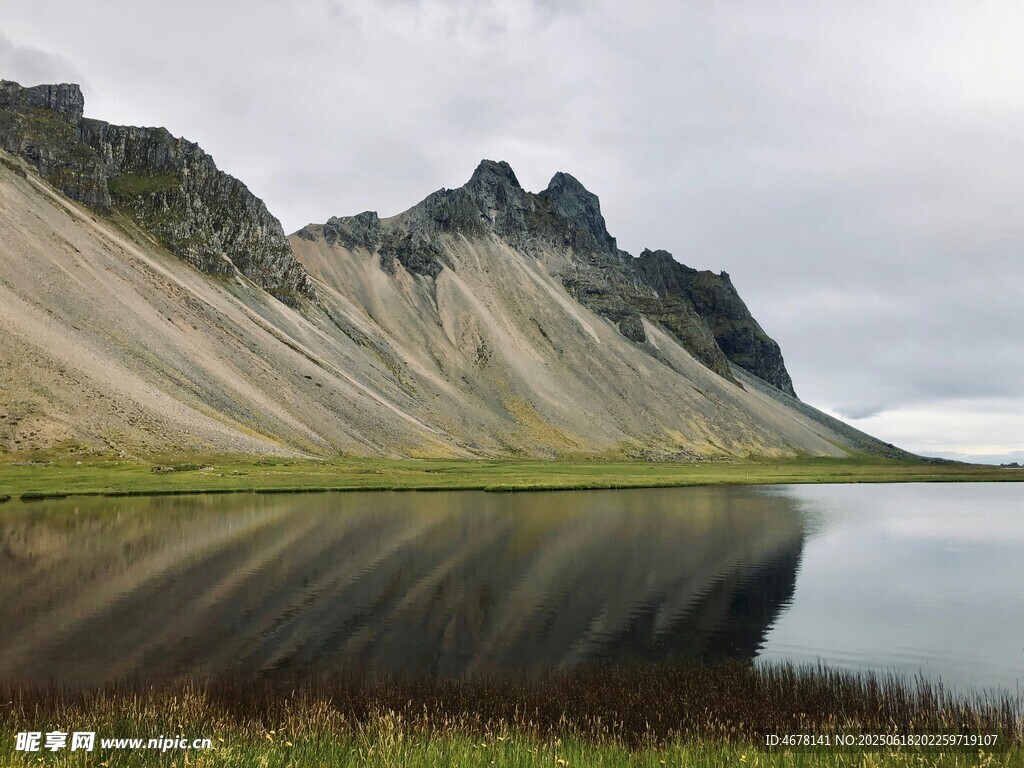 山间静湖 自然美景如画