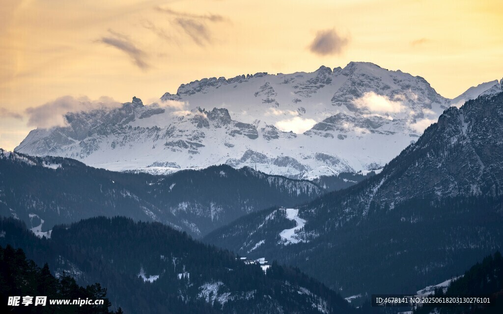壮丽雪山美景