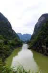 青山绿水间的秀丽河道