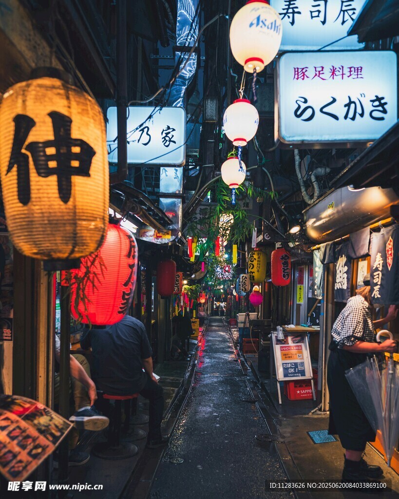 日本街头的传统夜景