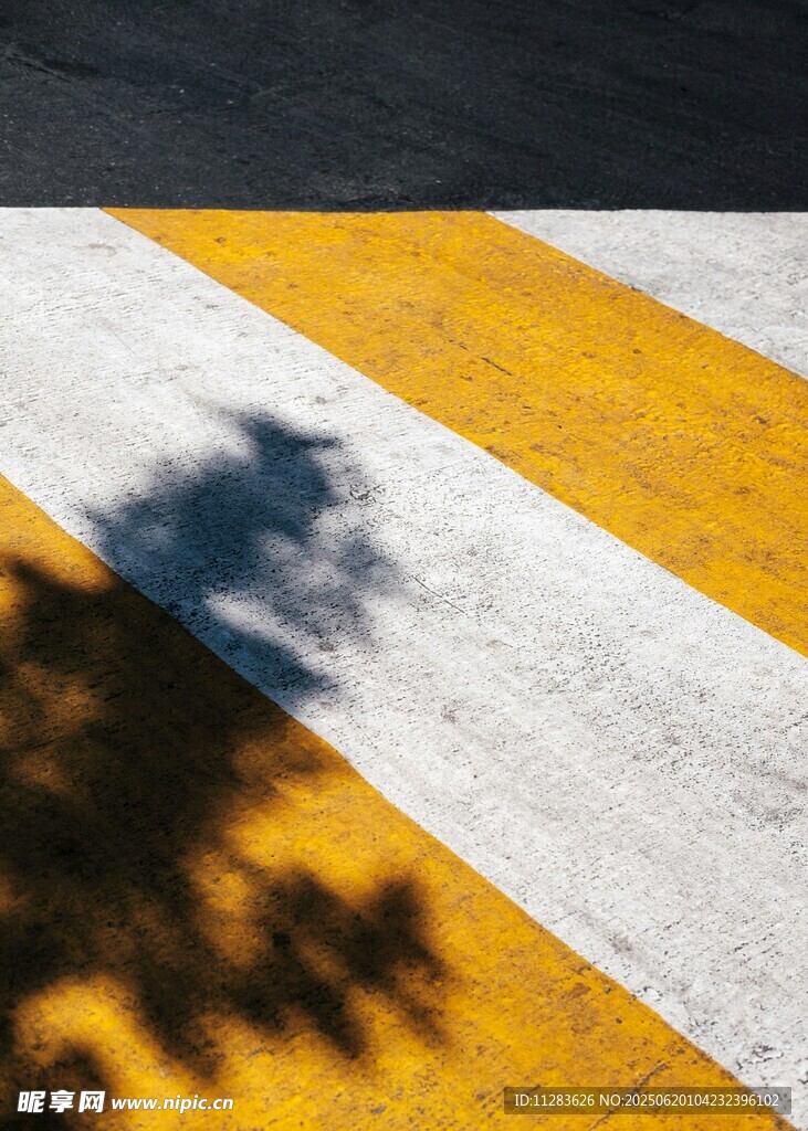 路面光影