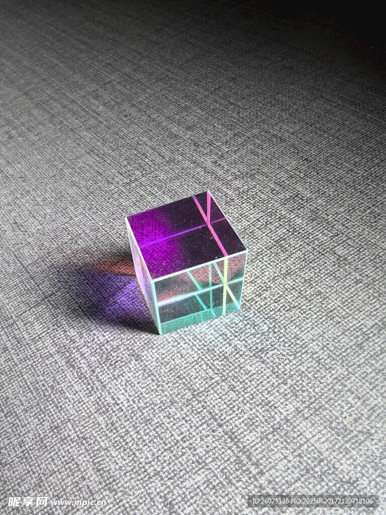 彩色透明立方体摆件