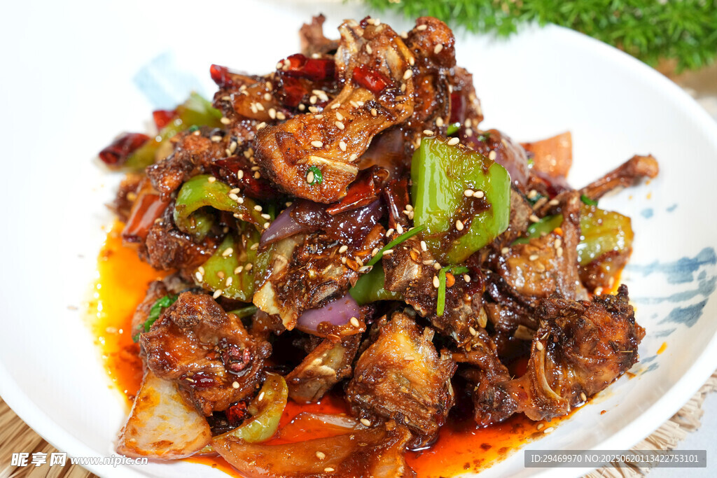 香辣可口的特色炒兔肉
