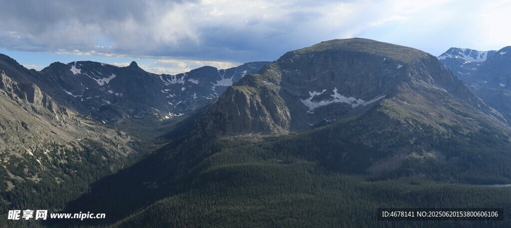 壮丽山峦风景