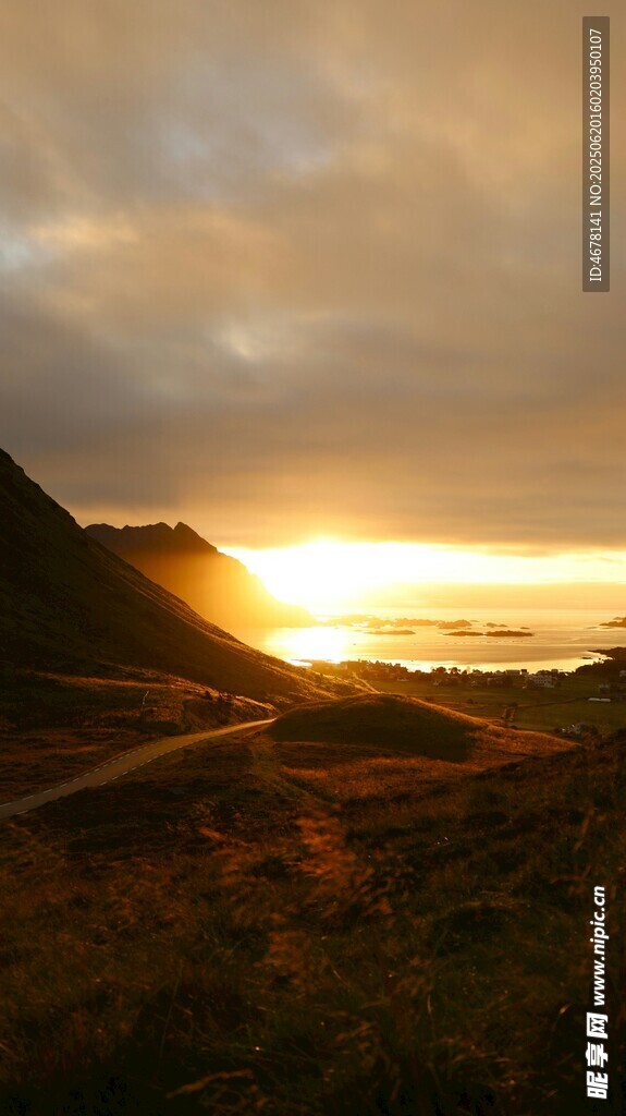 日落时分的山海美景
