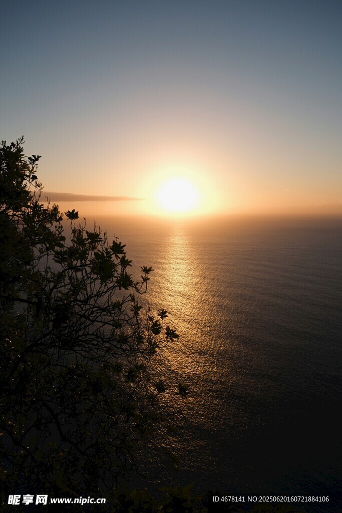 海边日出美景