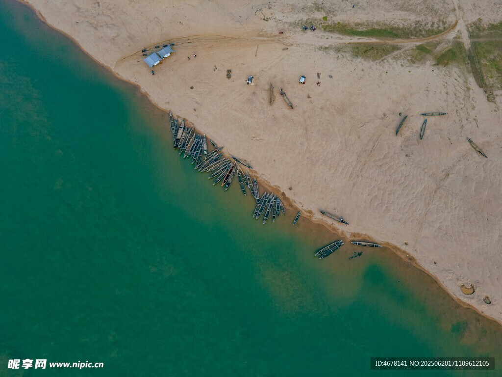 俯瞰碧海沙滩美景