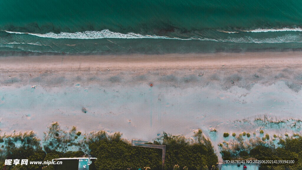 海滨美景俯瞰迷人海岸线