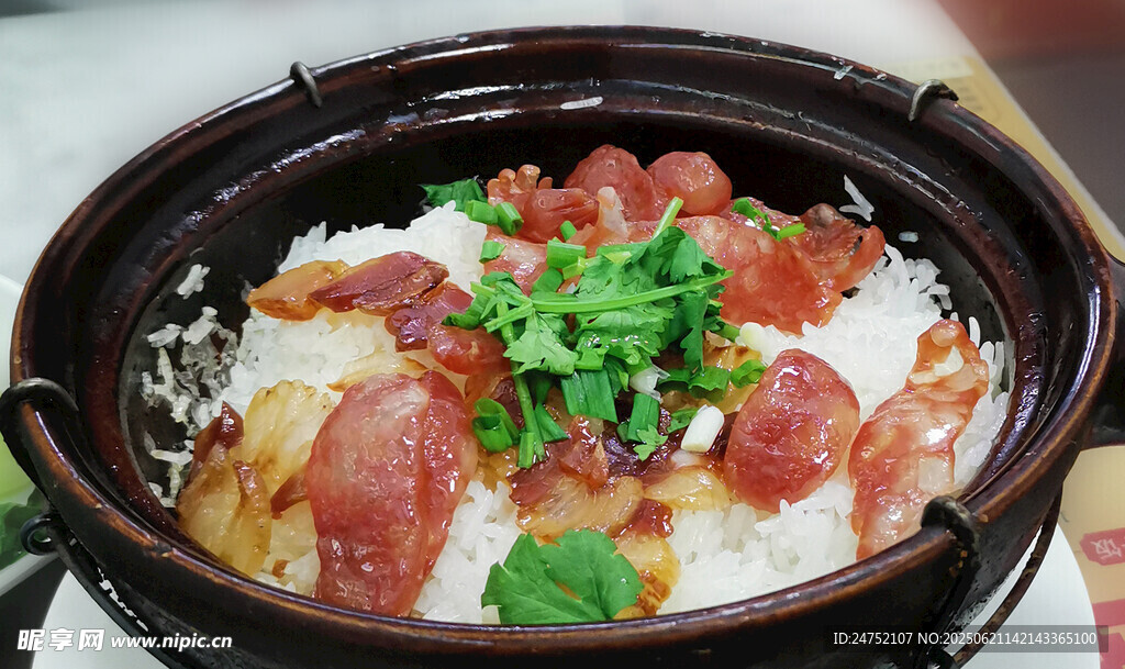 腊味煲仔饭