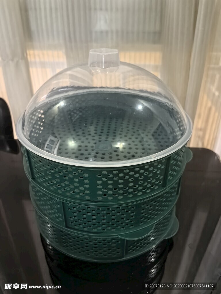 绿色编织篮配透明顶盖