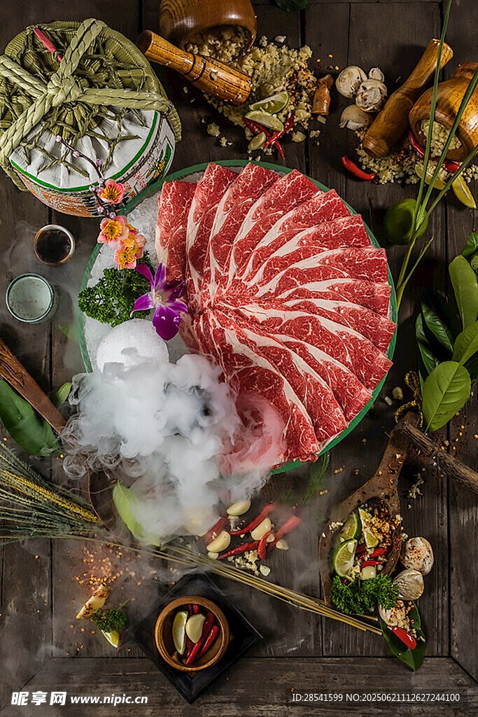 仙气缭绕的精致火锅食材