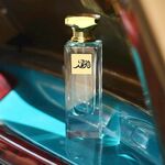 精致J50香水瓶展示