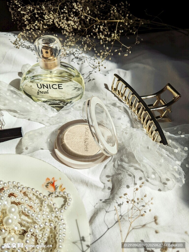 精致美妆香氛静物组合