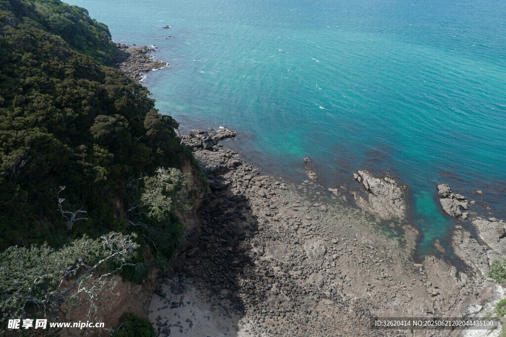 海岸风光 碧海与葱郁植被