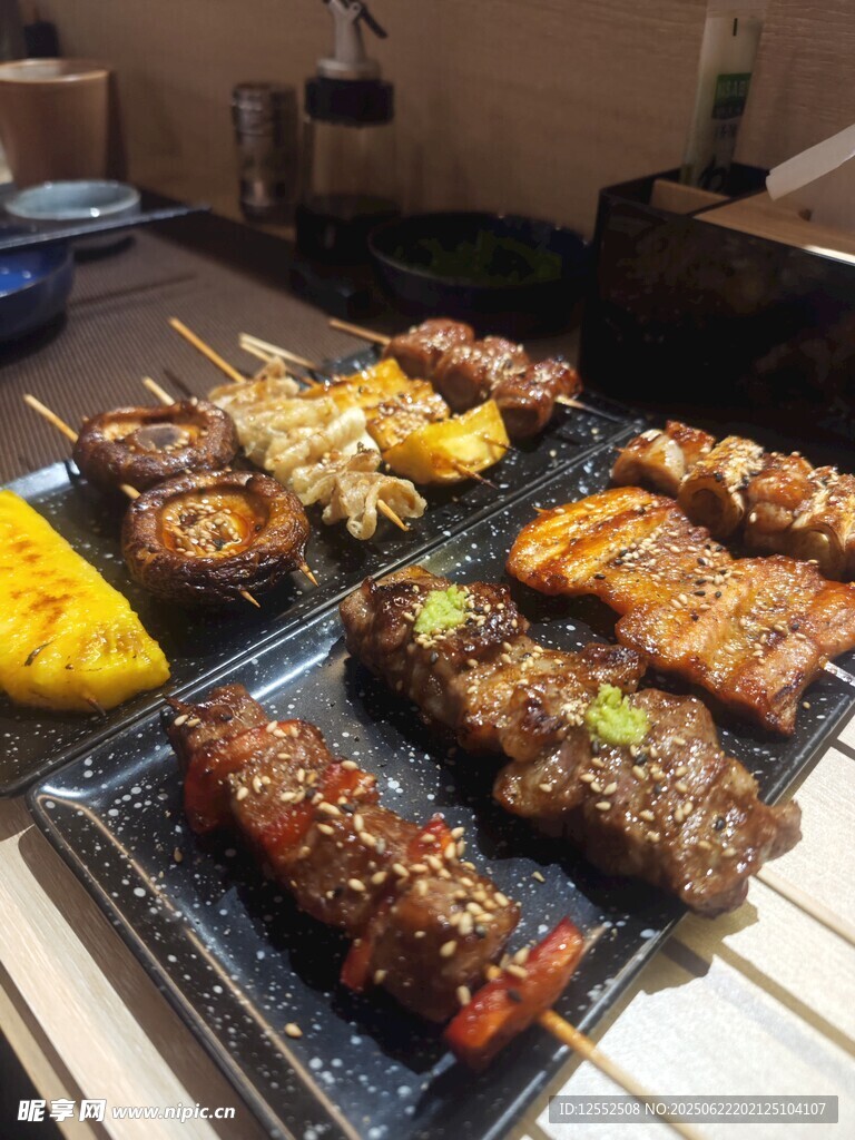 多样美味烧烤拼盘