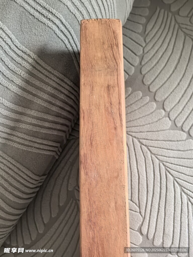 木质长条物件特写