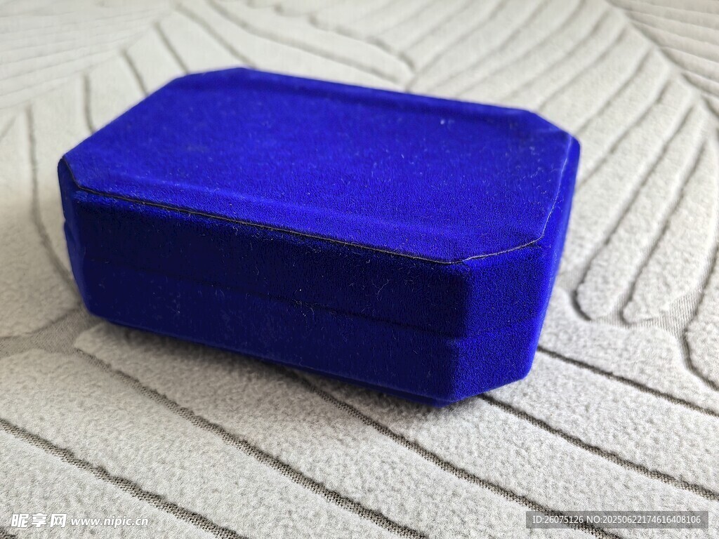 蓝色首饰盒