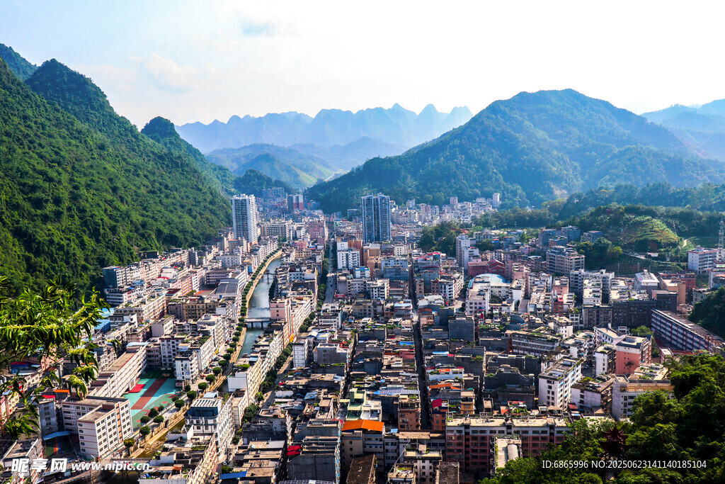 东兰县城