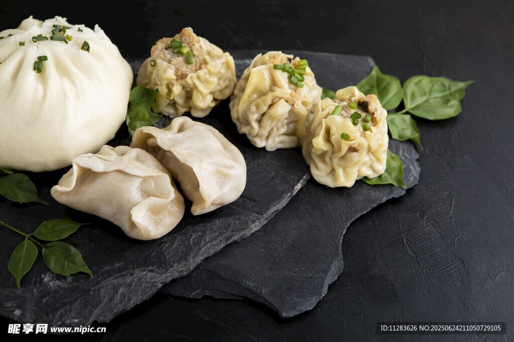 美味包子与饺子