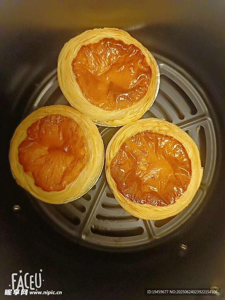 美味烤制蛋挞