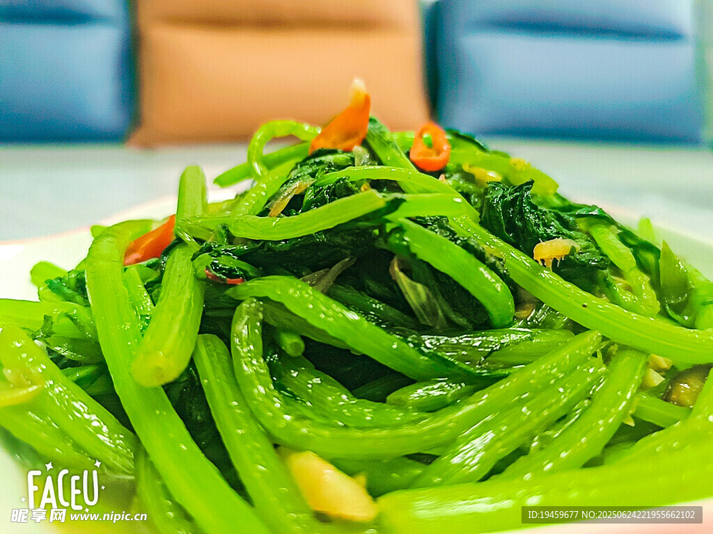 清炒油麦菜