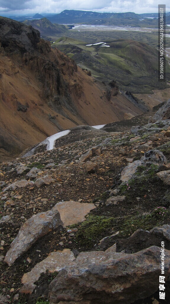 山间崎岖地貌景观