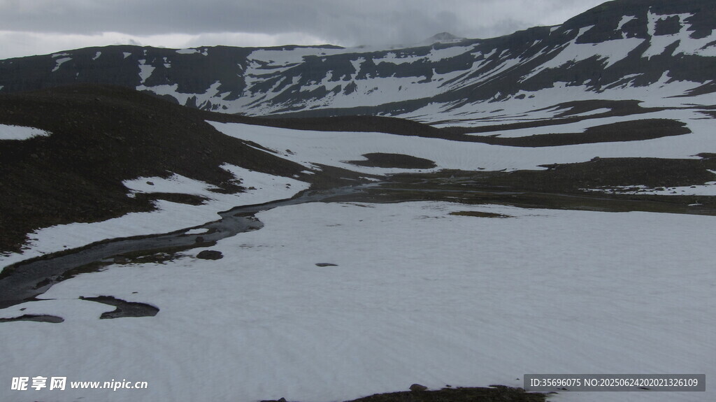 雪山旷野壮丽风光