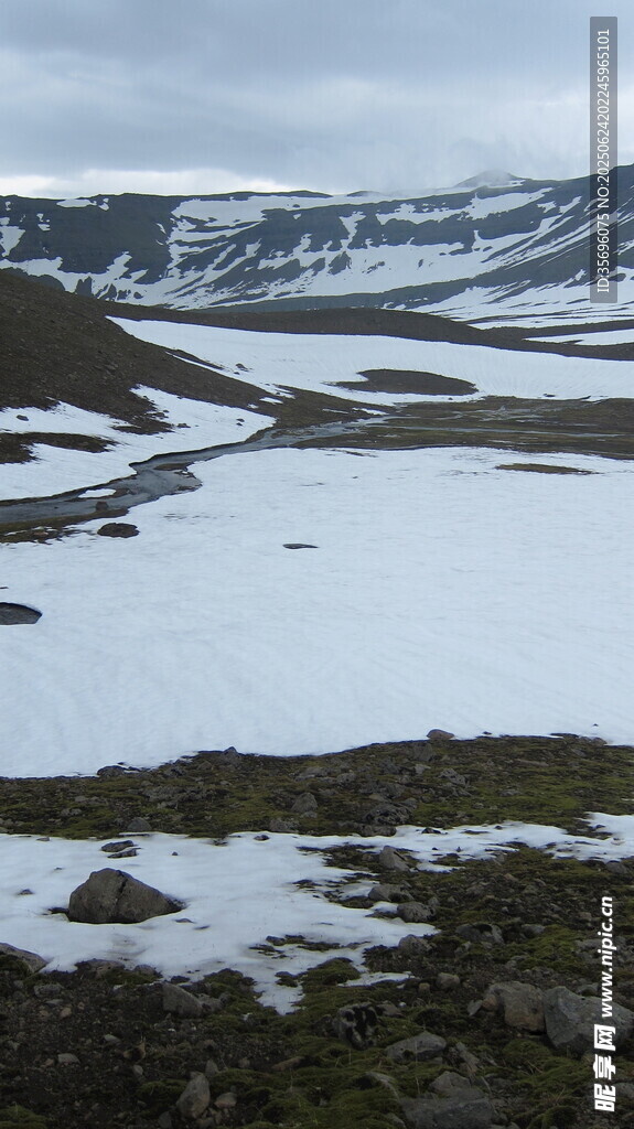 雪山旷野风景