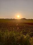 田野上的落日美景
