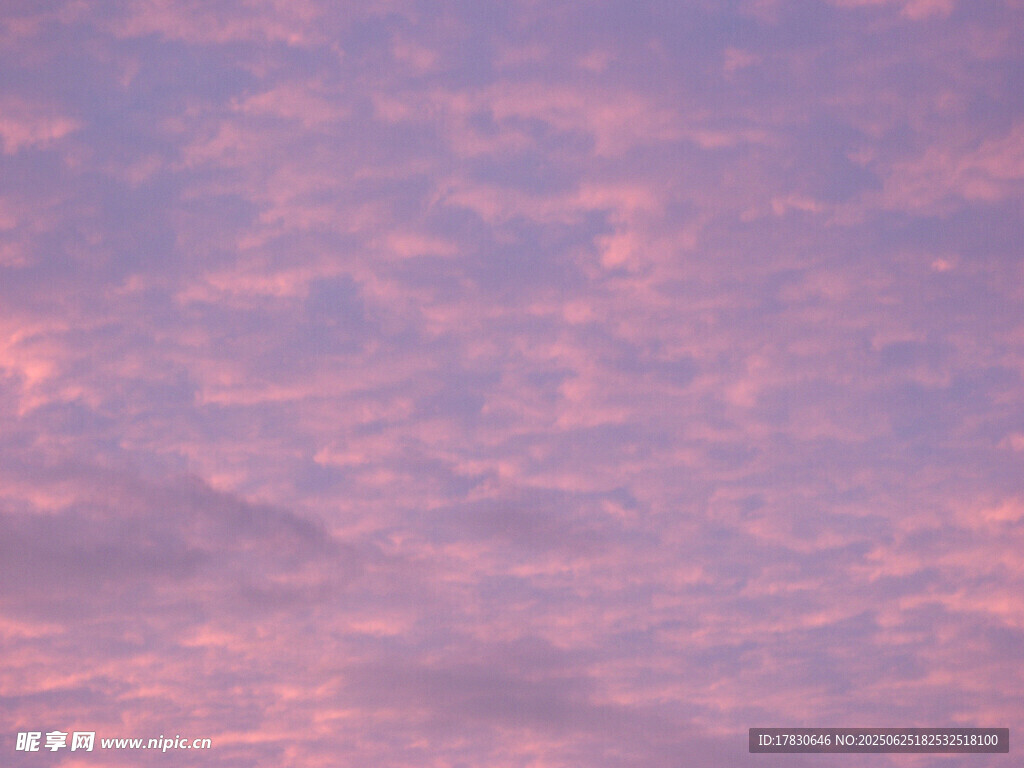梦幻粉紫色天空美景