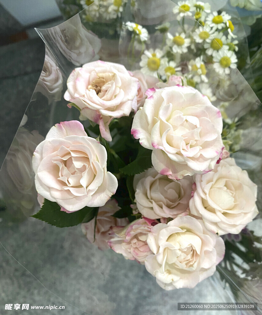 淡粉色玫瑰花束