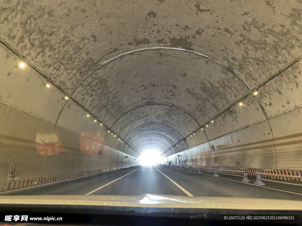 隧道尽头的光明