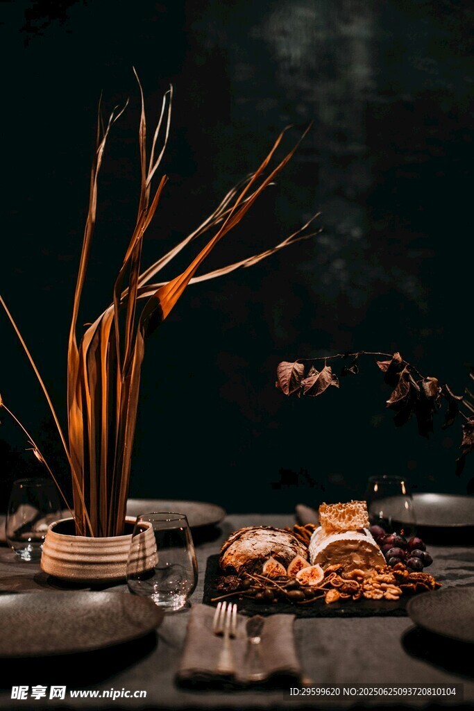 中式雅致餐桌美食与花艺