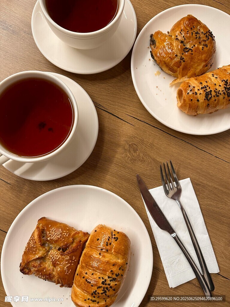 英式茶点与红茶的惬意时光