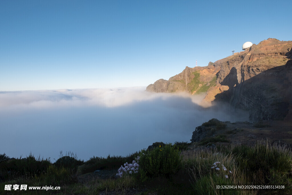 高山云海壮丽景观