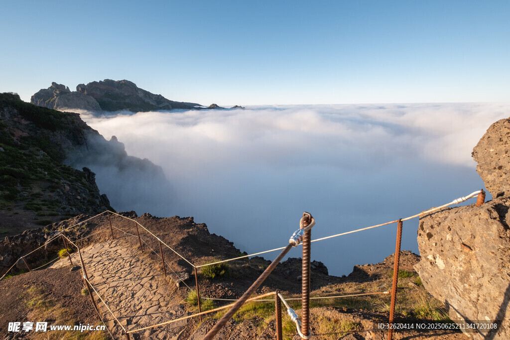 高山云海壮丽景观