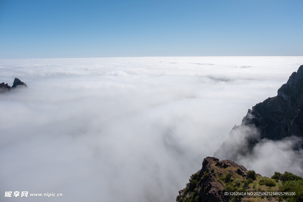 高山云海壮丽景观