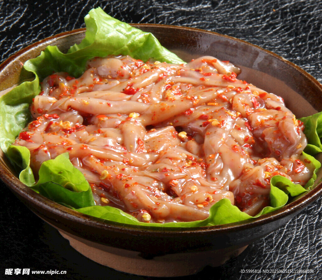 美味韩式辣腌生牛肉