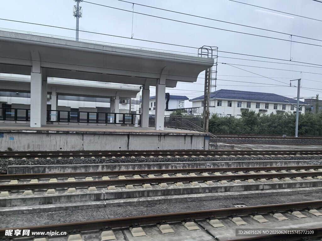 火车站铁轨场景