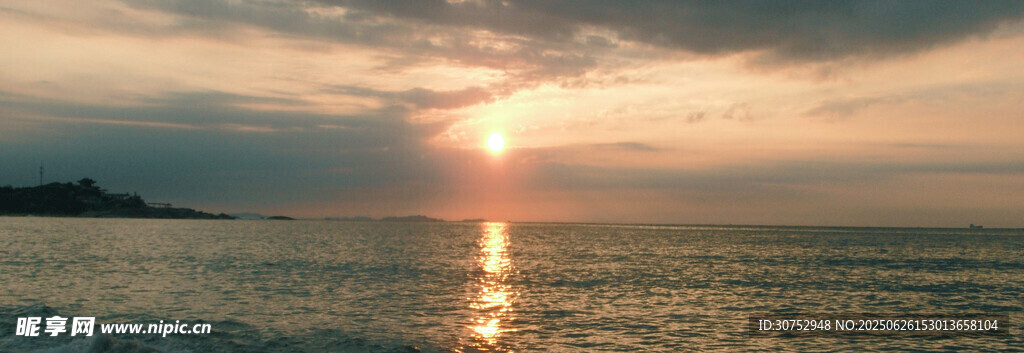 海上日落美景