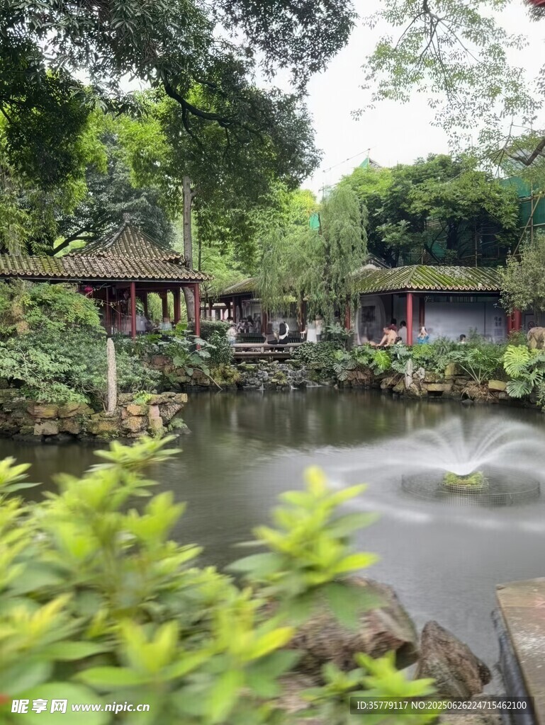 中式园林池塘景观