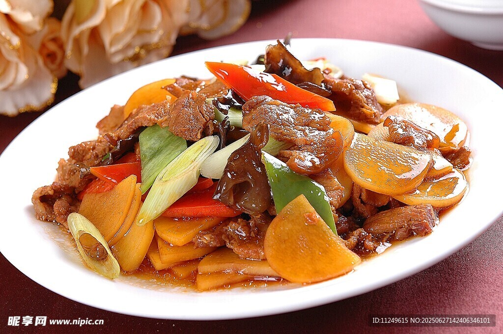 土豆片小炒肉