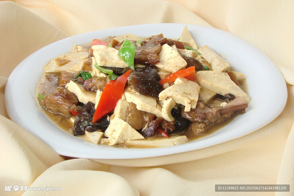 小炒肉焖豆腐