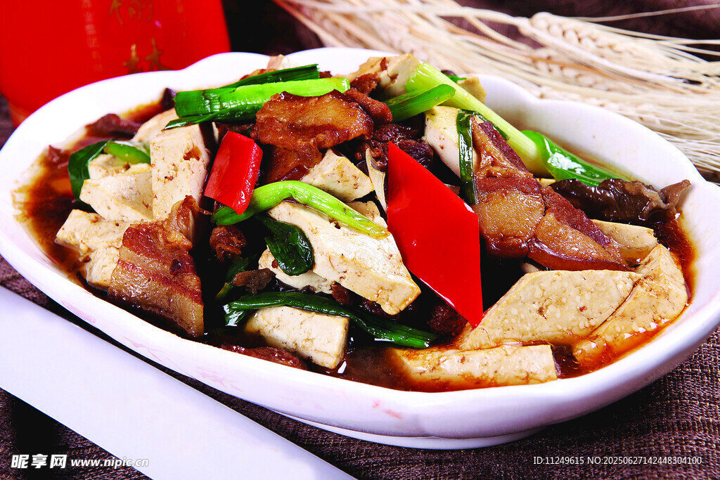 小炒肉焖豆腐