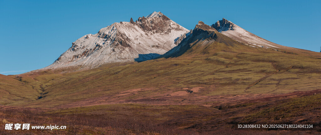 巍峨雪山美景